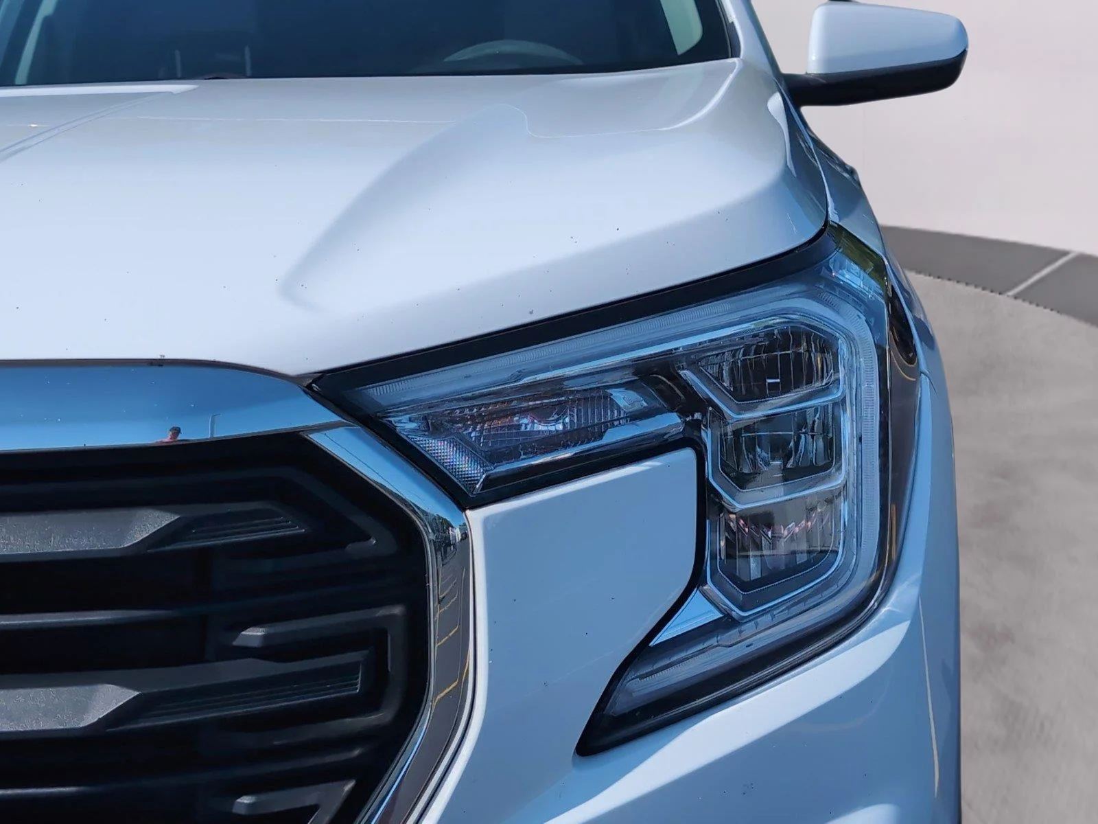 Used 2022 Summit White GMC SLE image 37