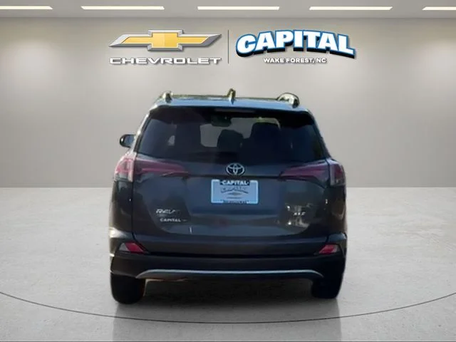 Used 2018 Gray Toyota XLE image 4