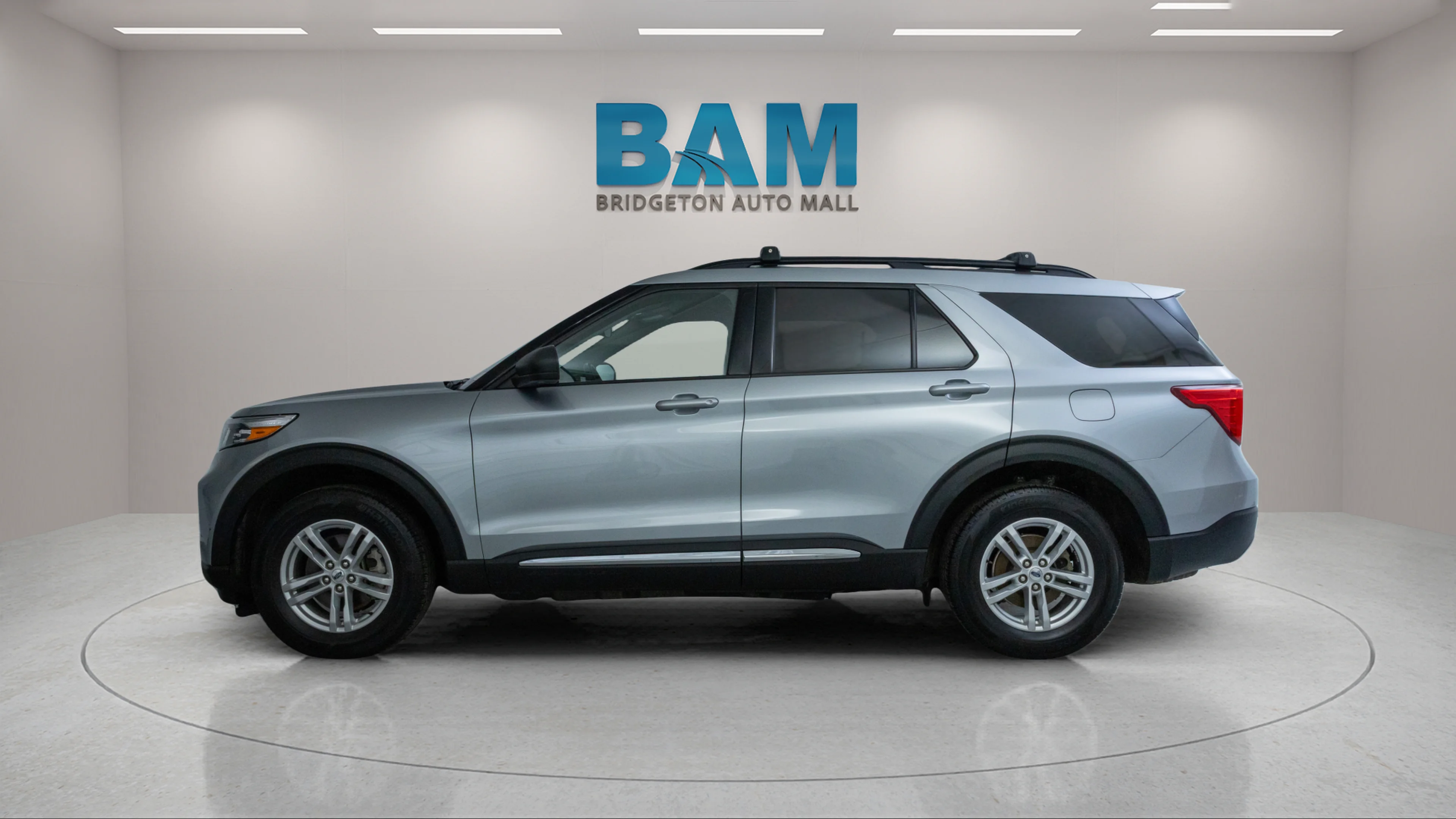 Used 2023  Ford XLT image 4