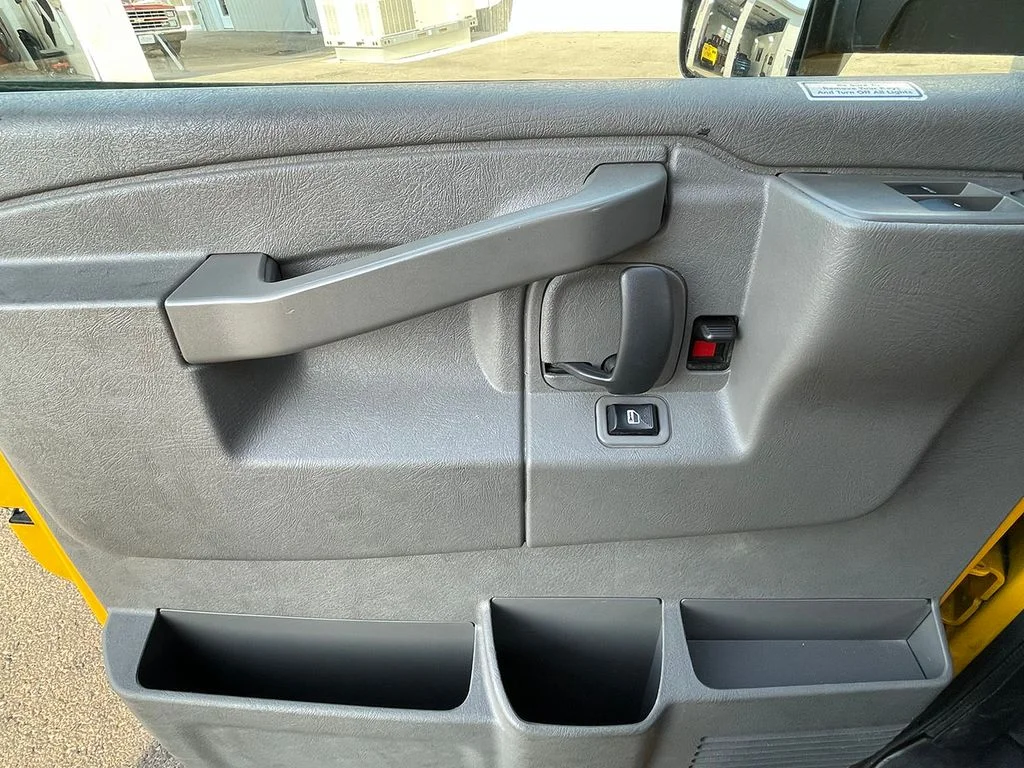 Used 2021  GMC Work Van image 21