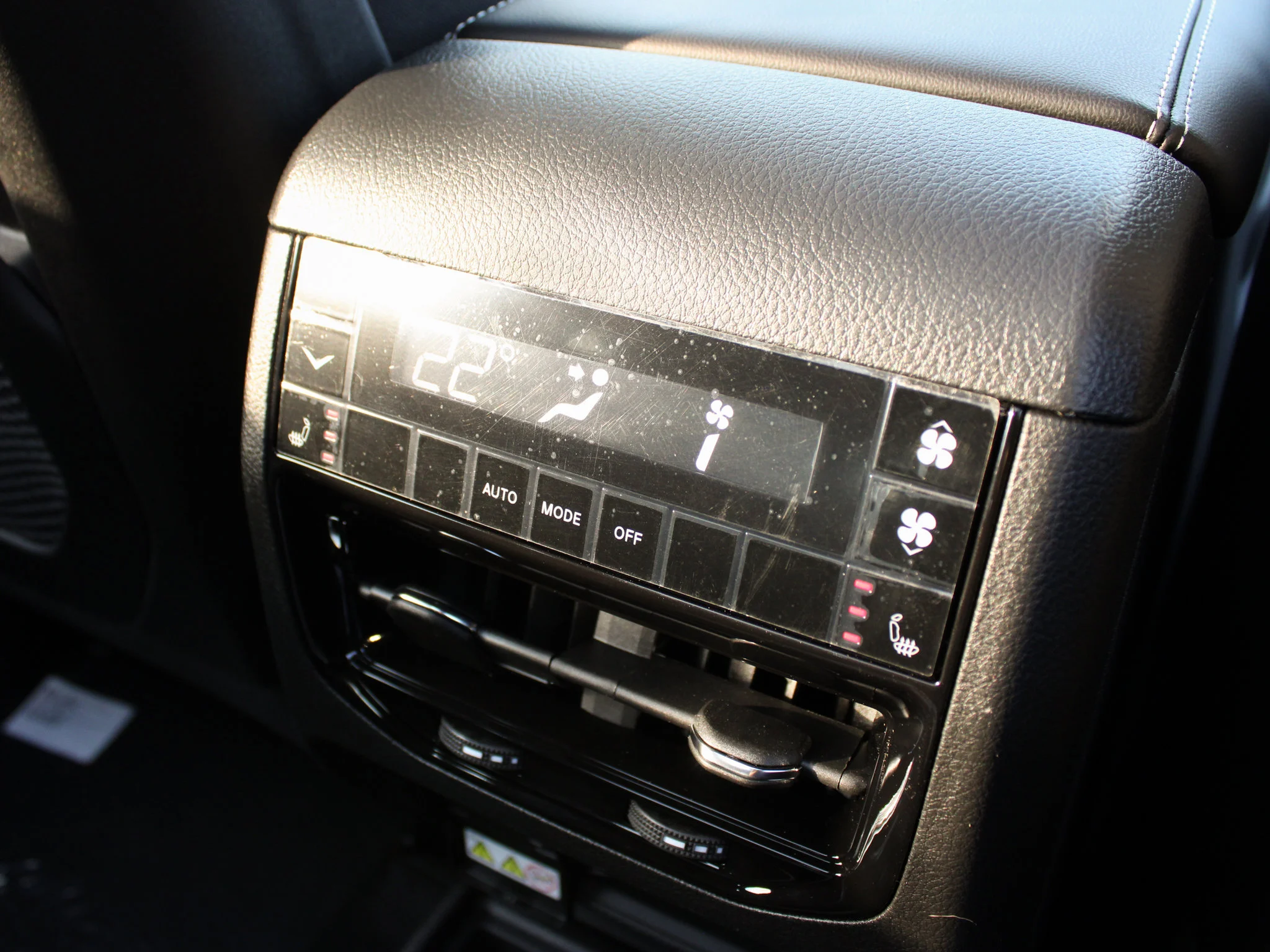 New 2025 White Jeep Limited* 4x4 image 9