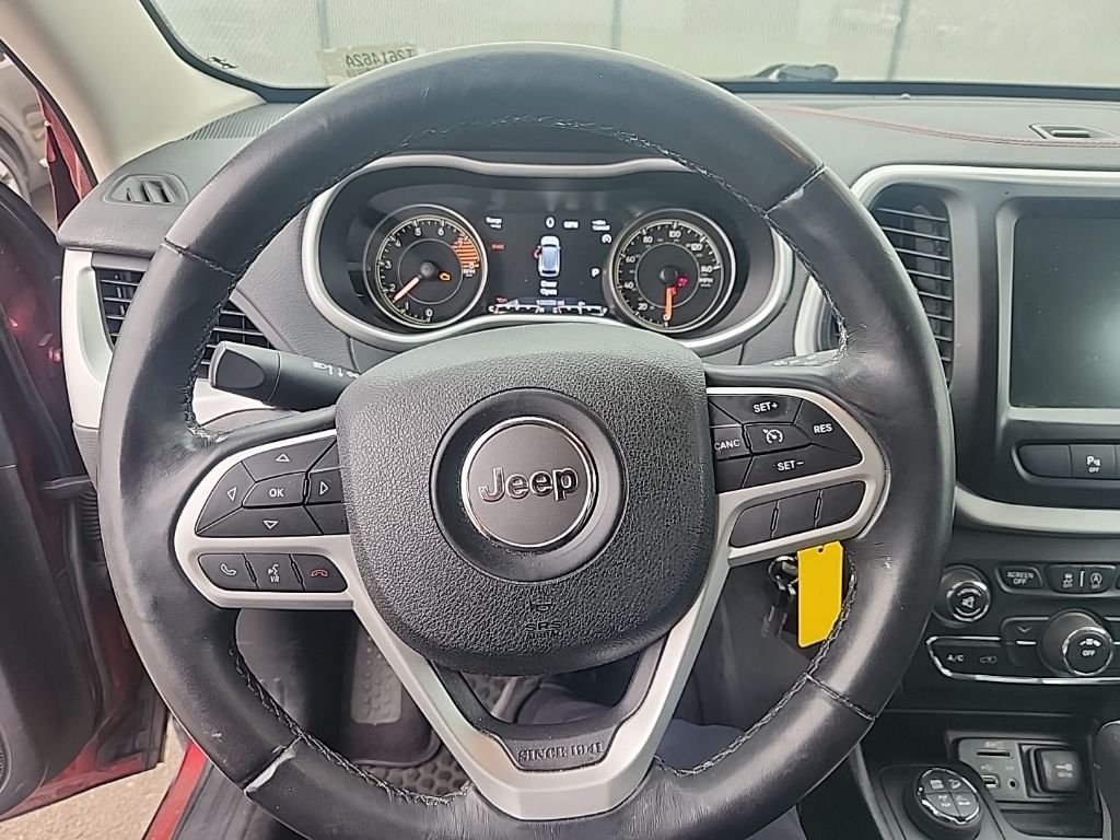 Used 2017 Red Jeep Trailhawk image 21
