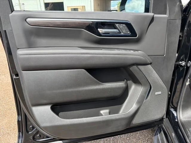 2026 Chevrolet Suburban Premier - Photo 14