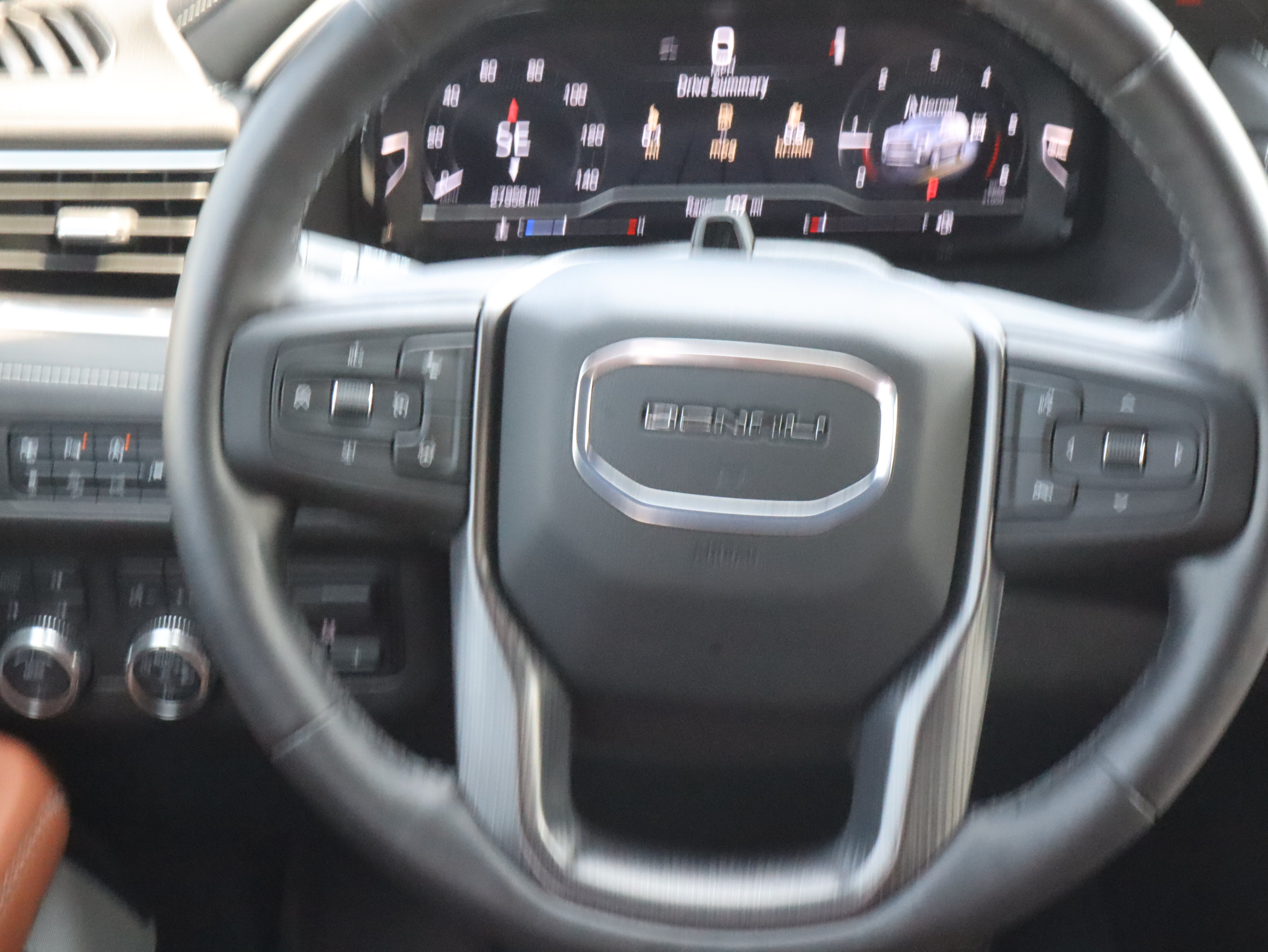 Used 2024 White Frost Tricoat GMC Denali Ultimate image 14