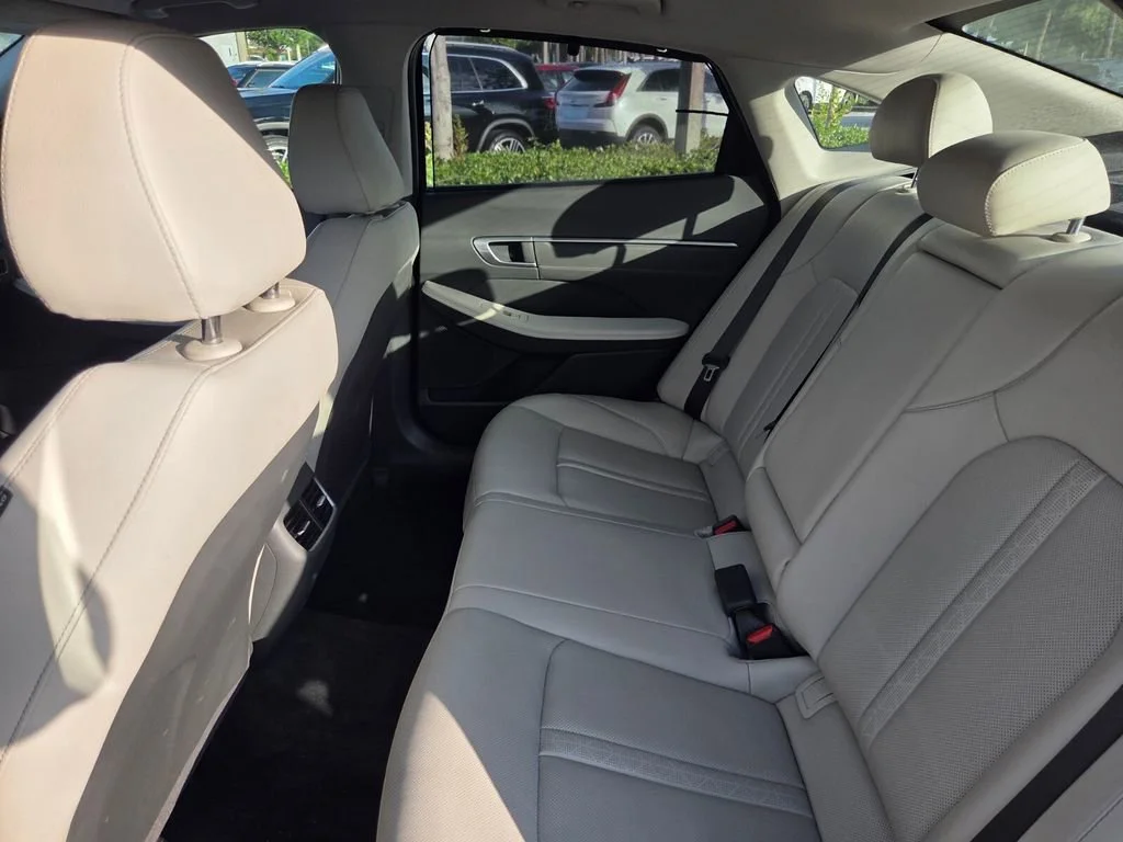 Used 2022 Portofino Gray Hyundai Limited image 23