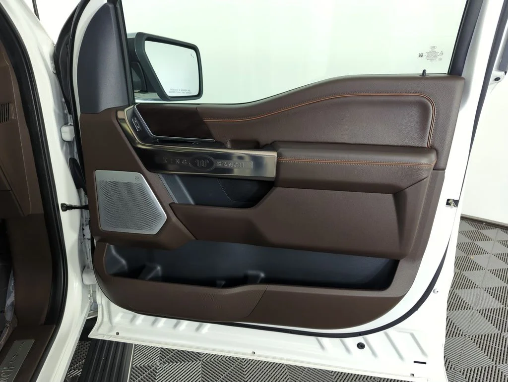 Used 2022 White Ford King Ranch image 32