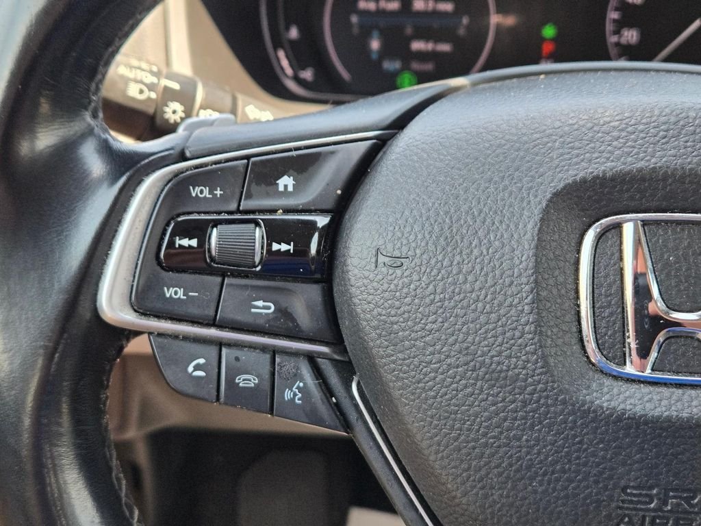 Used 2020 Silver Honda EX-L image 22