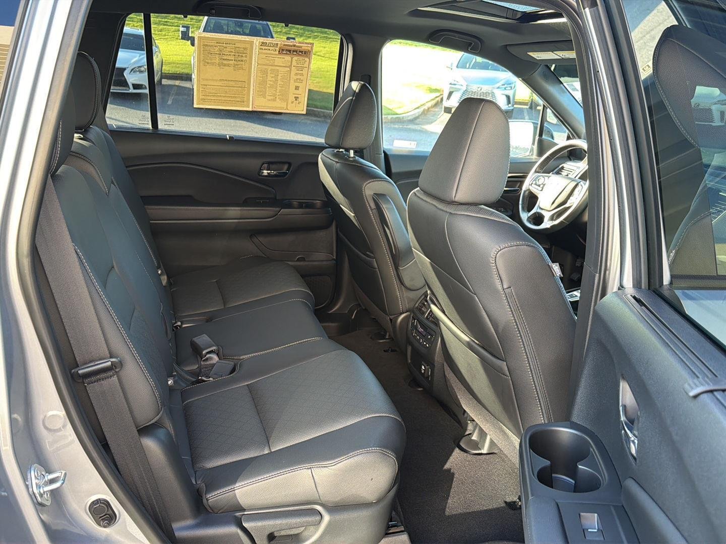 Used 2021 Lunar Silver Metallic Honda Touring image 13