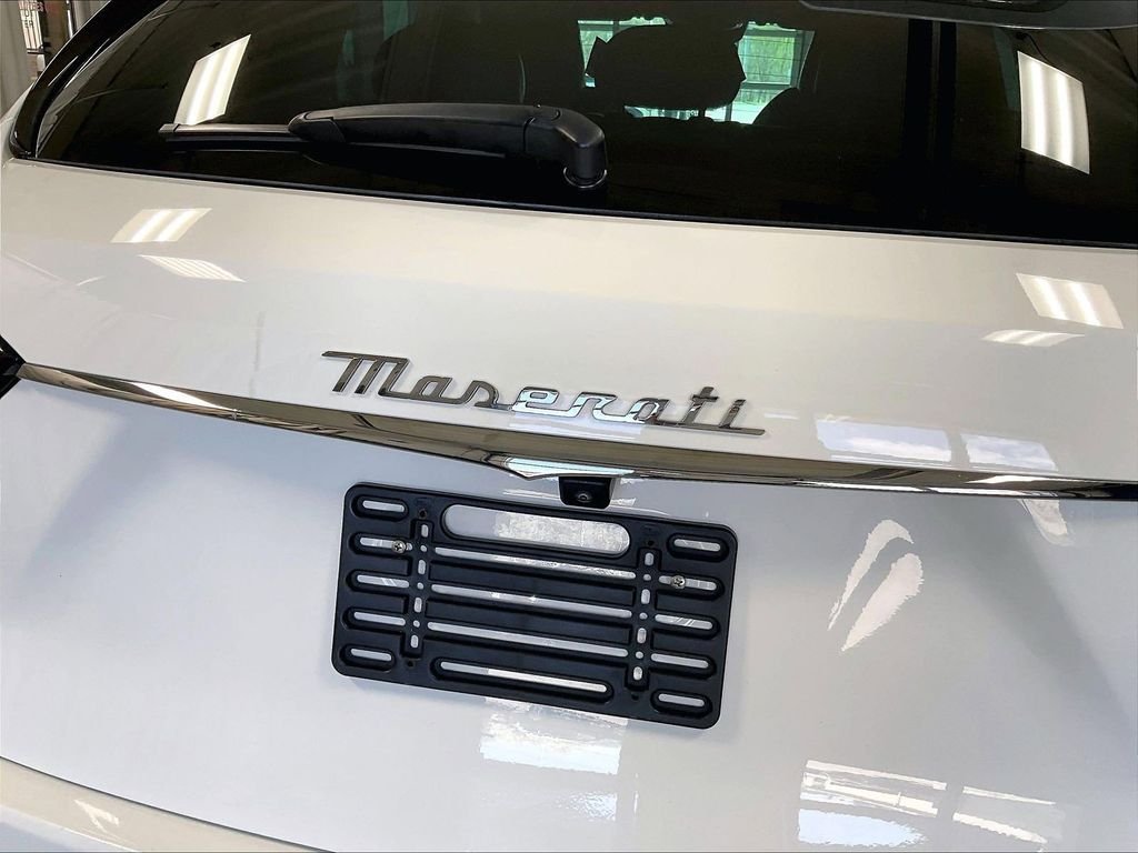 Used 2022 White Maserati Modena image 29