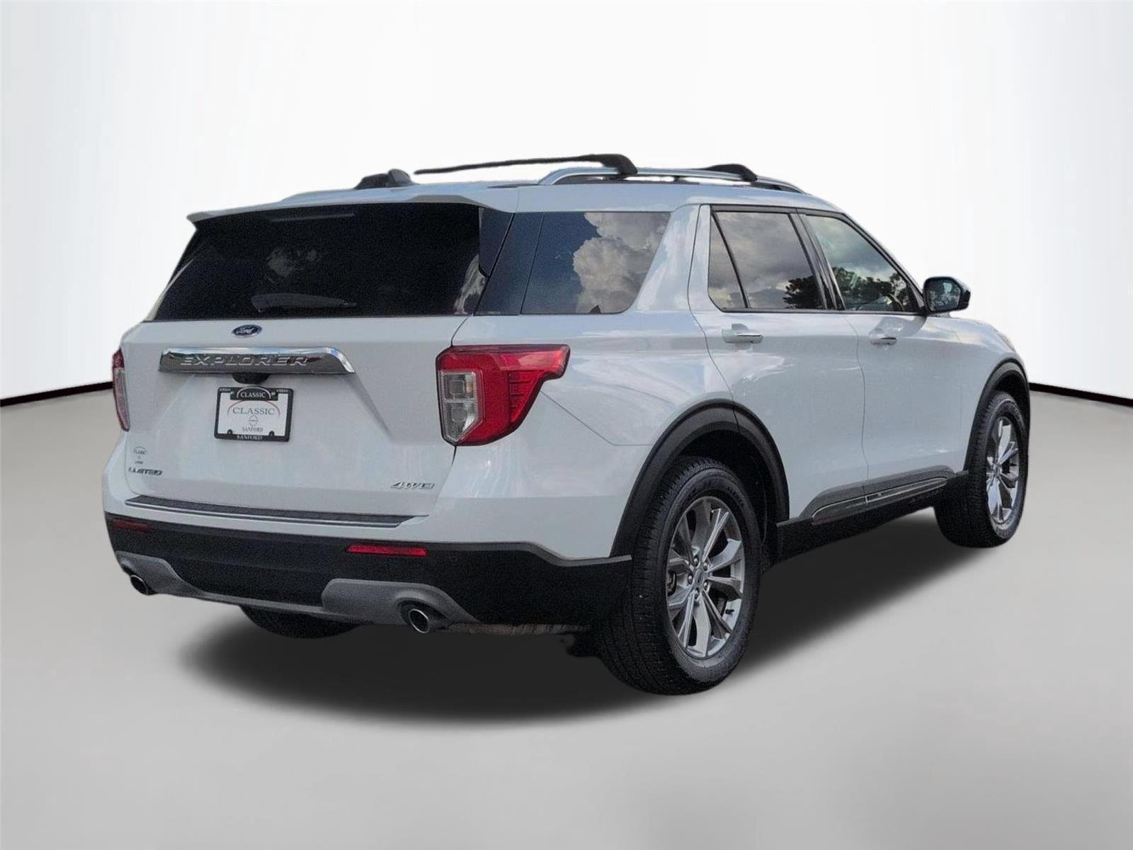 Used 2022 Star White Metallic Tri-Coat Ford Limited image 5