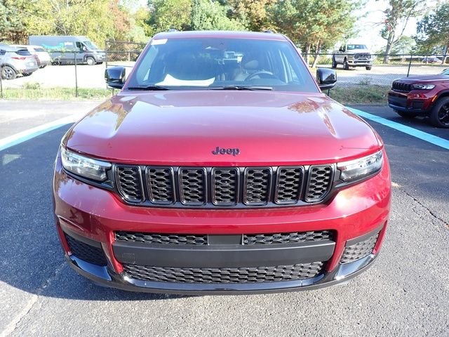 New 2025 Velvet Red Pearl-Coat Exterior Paint Jeep Altitude X image 10