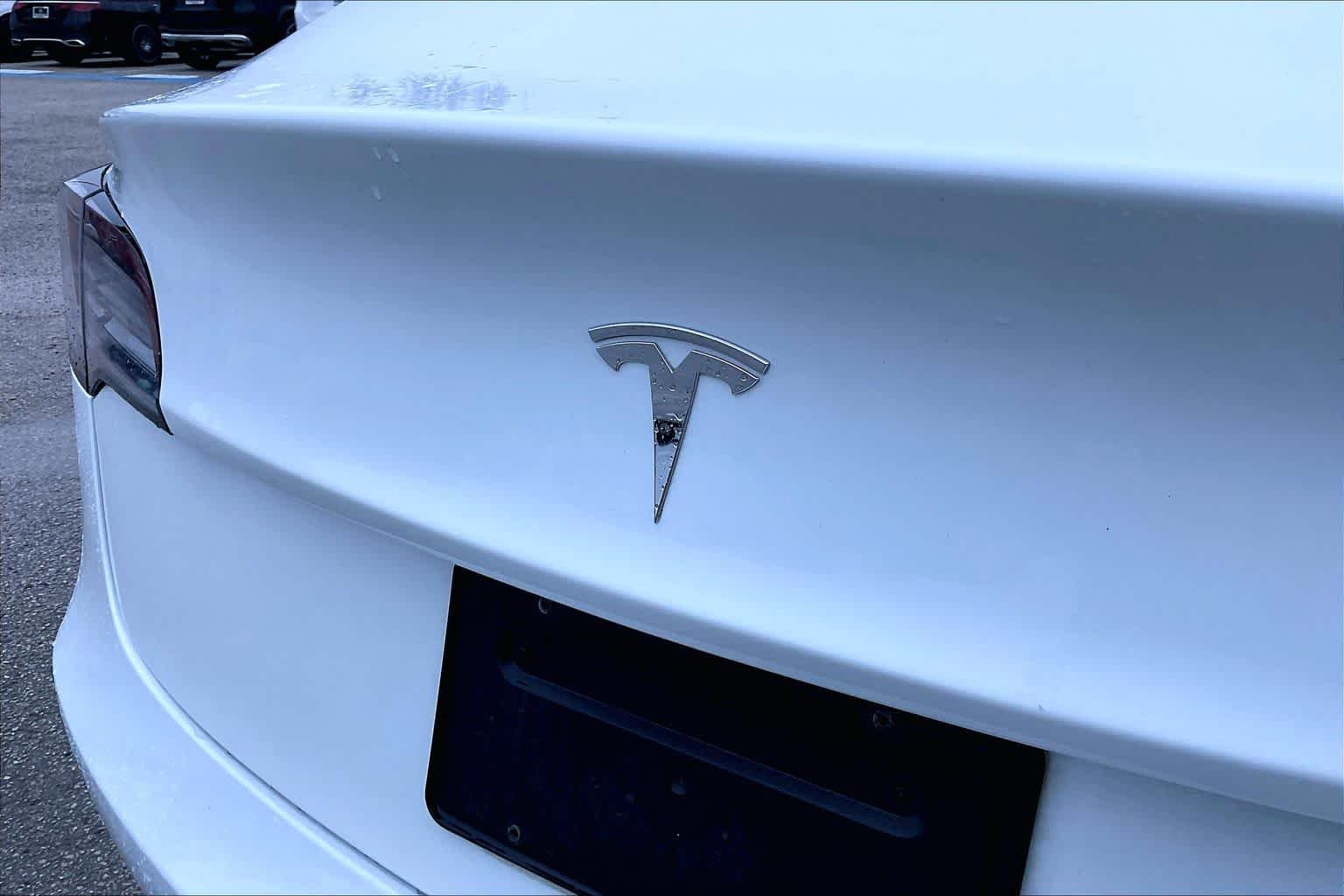 Used 2021 Pearl White Multi-Coat Tesla Long Range image 29