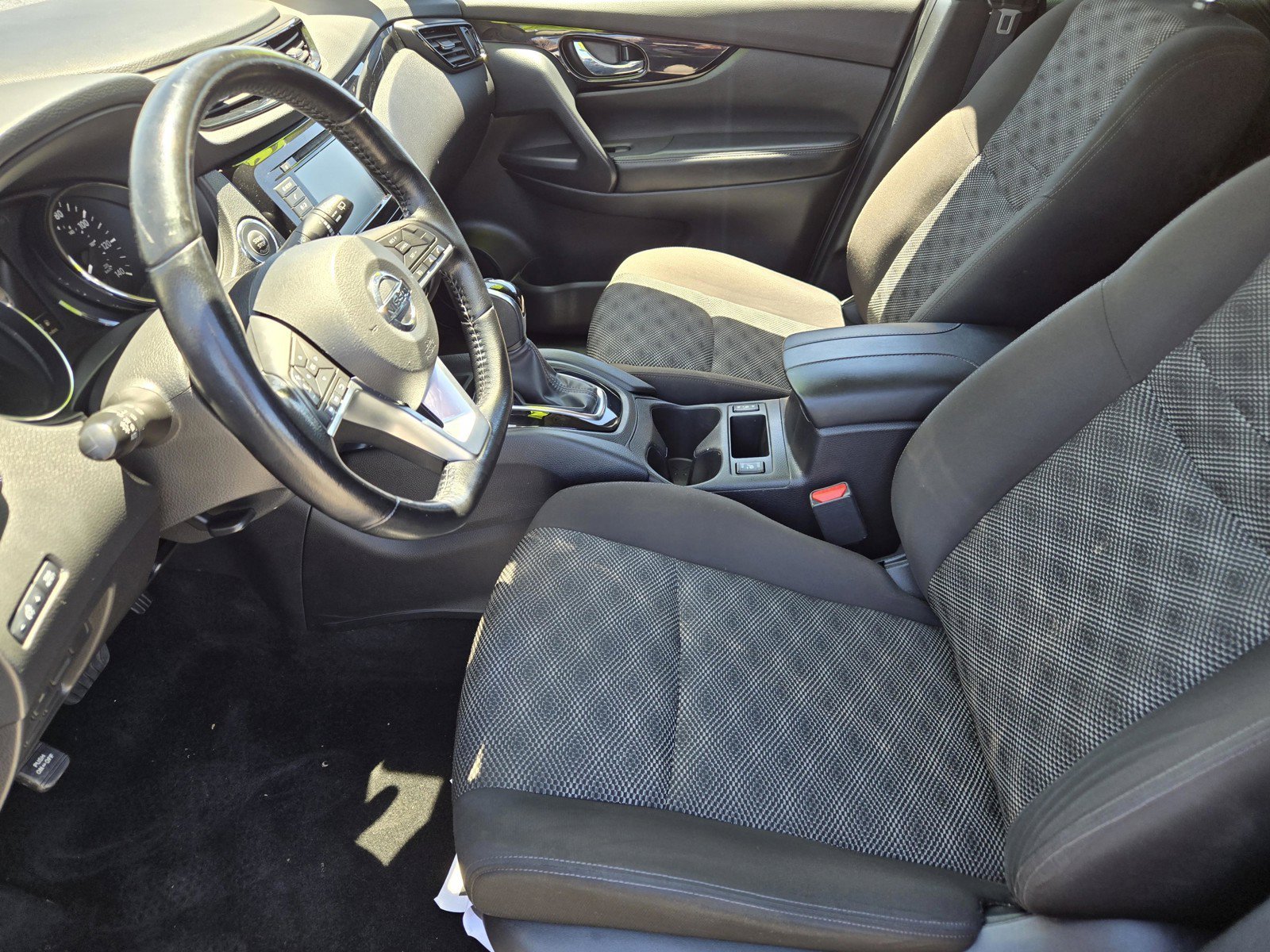 Certified Used 2022 Scarlet Ember Nissan SV image 19