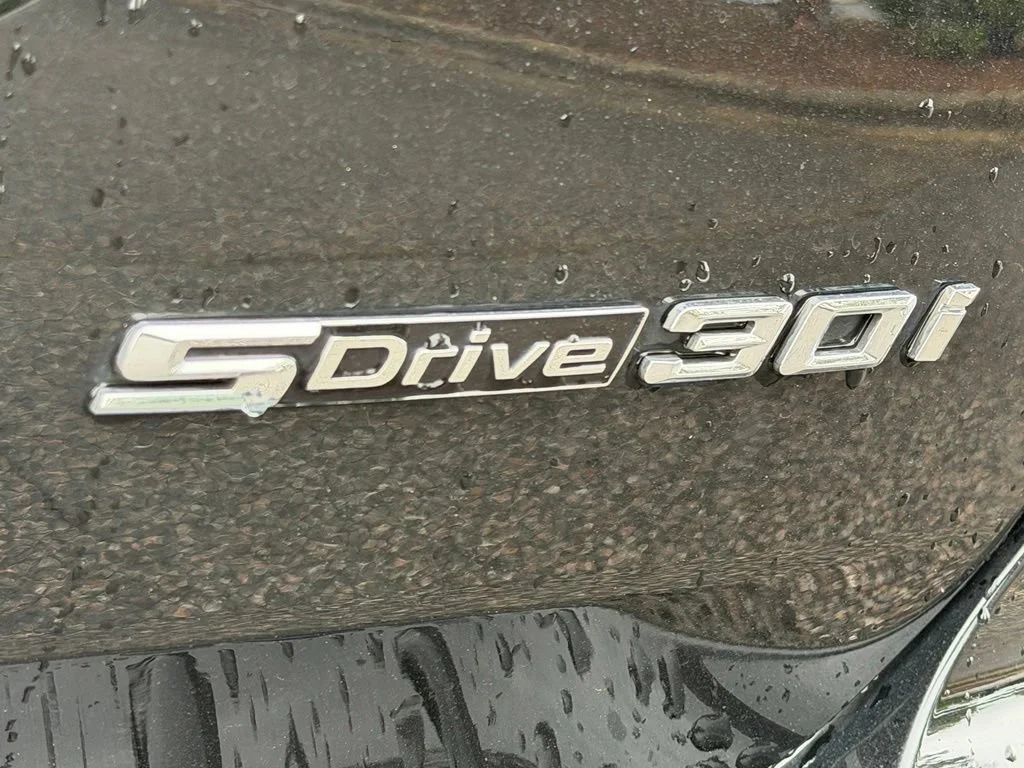 Used 2023 Black BMW sDrive30i image 12