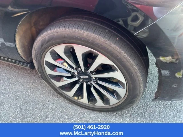 Used 2022 Black Metallic Lincoln Reserve image 2