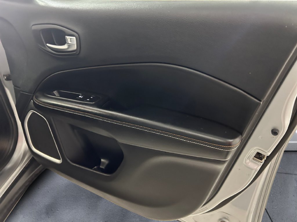 Used 2021 Silver Jeep Latitude image 15
