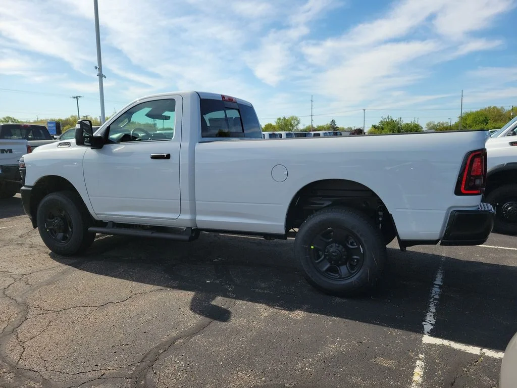 New 2026 Bright White Clear-Coat Exterior Paint RAM Tradesman image 4
