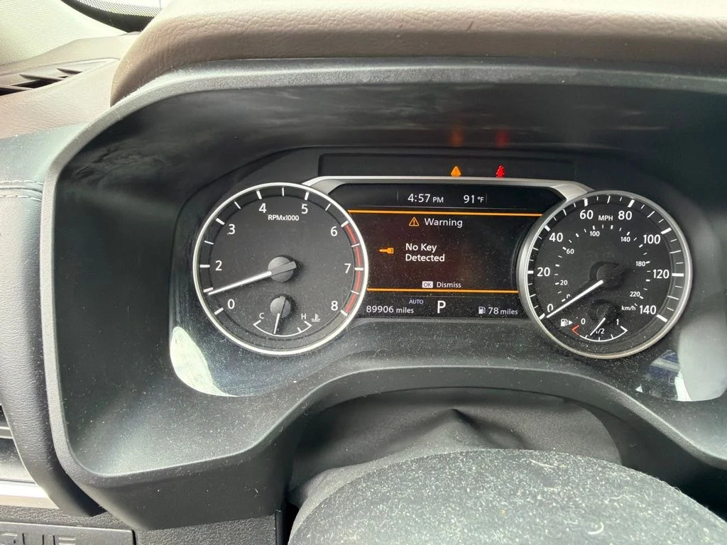 Used 2023 Gray Nissan S image 15