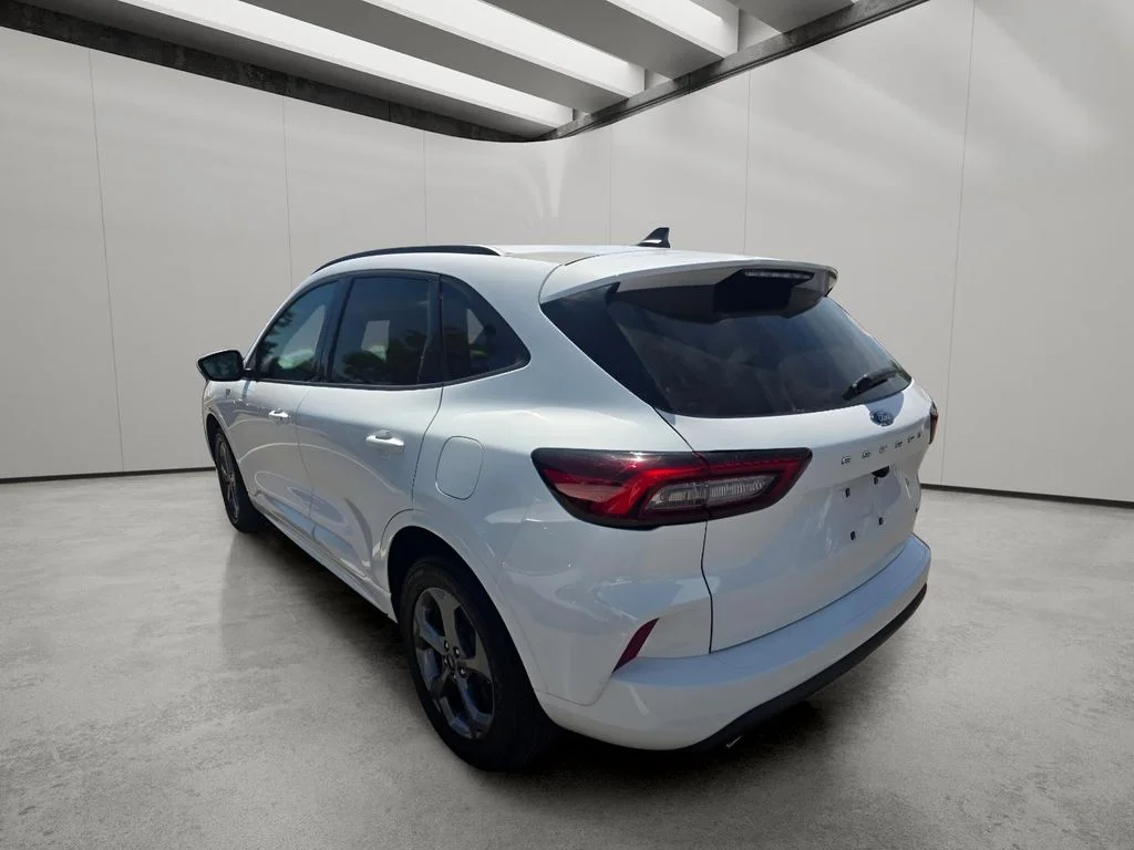 Used 2023 OXFORD WHITE Ford ST-Line Select image 5