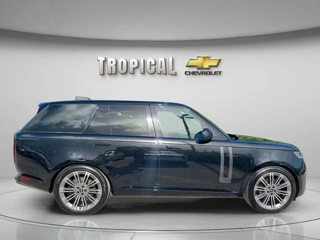 Used 2023 Black Land Rover SE image 6