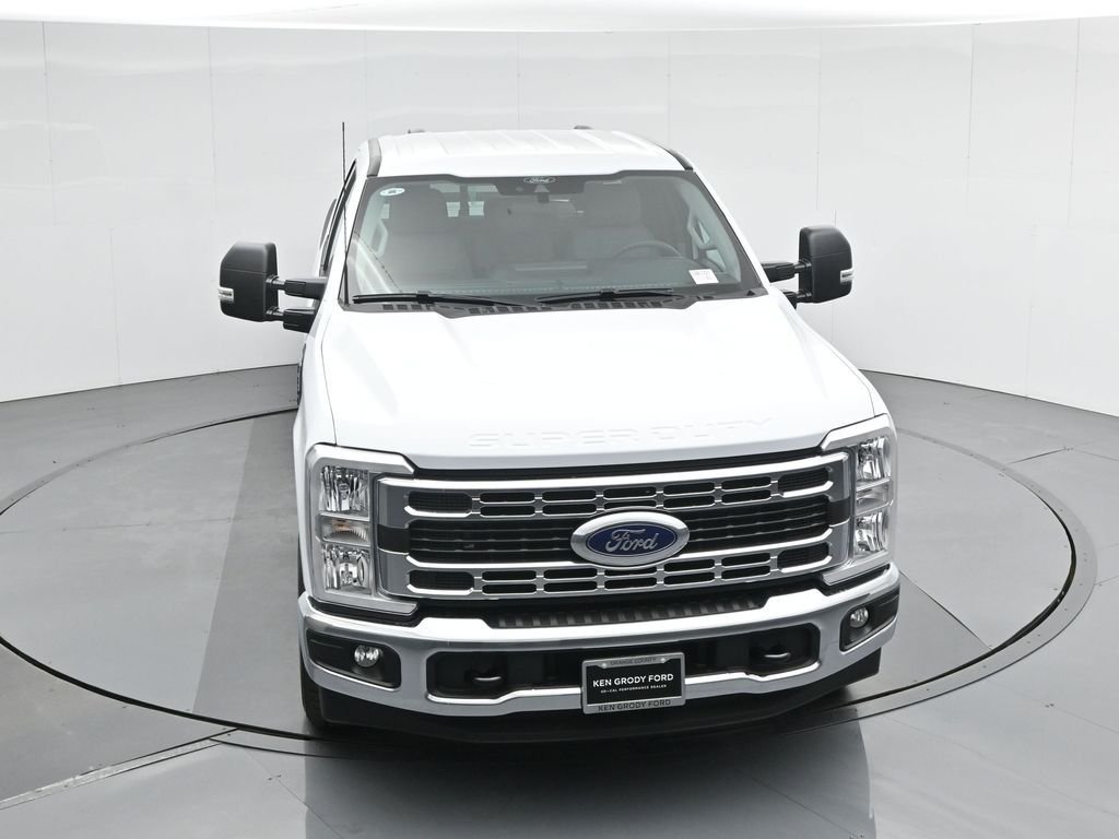 2026 Ford F-350 Super Duty XLT - Photo 40