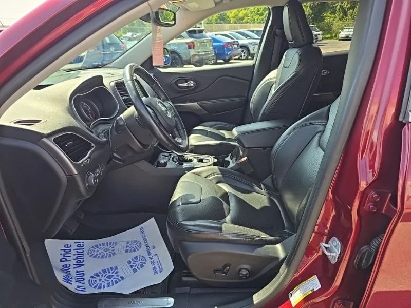Used 2019 Red Jeep Limited image 25
