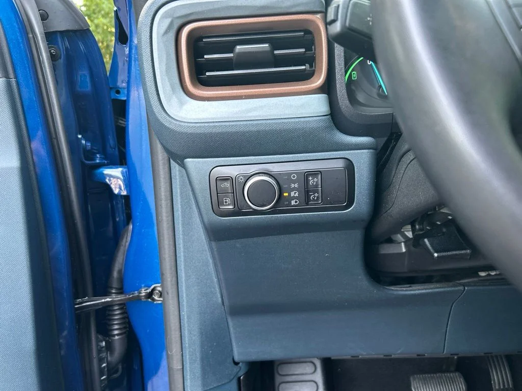 Used 2023 Blue Ford Lariat image 24