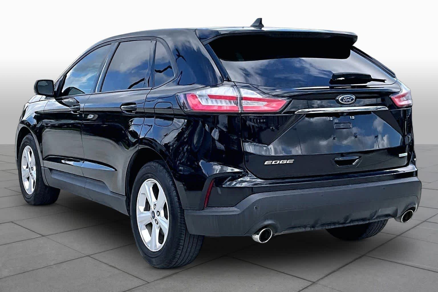 Used 2020 Agate Black Ford SE image 11