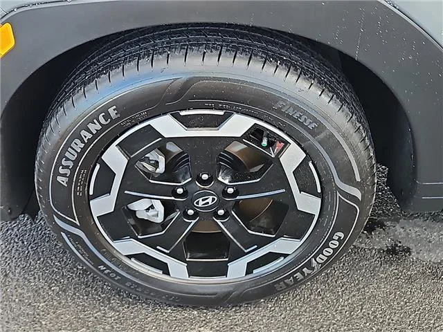 Used 2025 Gray Hyundai SEL (DCT) Front-Wheel Drive image 8