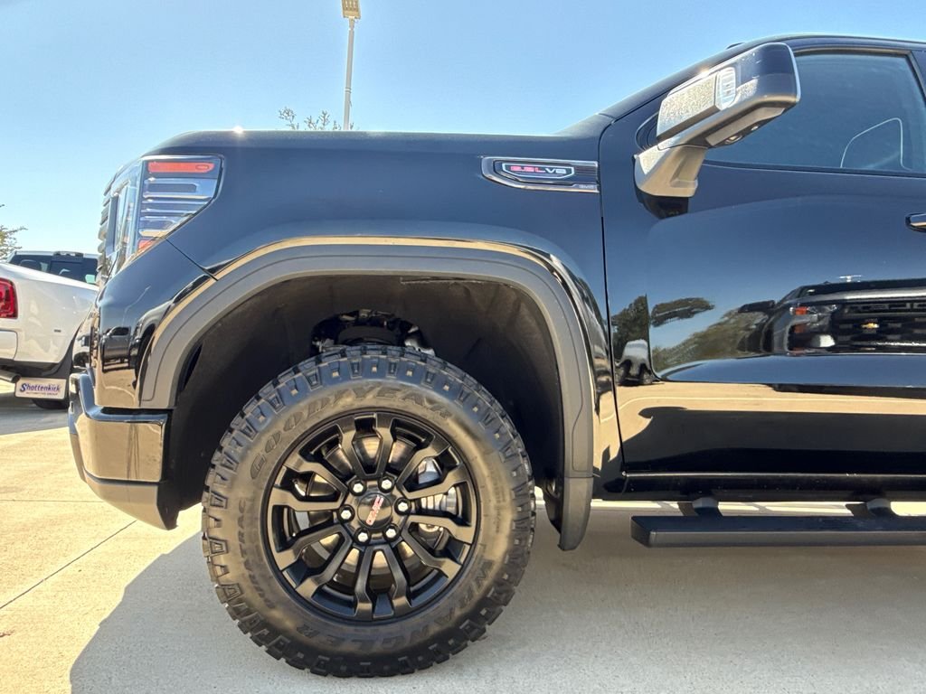 Used 2022 Black GMC AT4X image 5