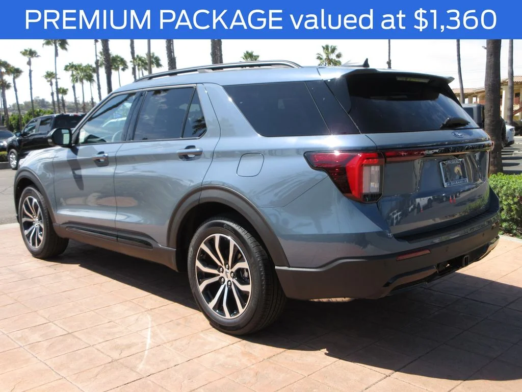 New 2026 Vapor Blue Metallic Ford ST-Line image 2