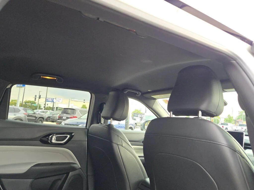 Used 2025 Bright White Clearcoat Jeep Limited image 8