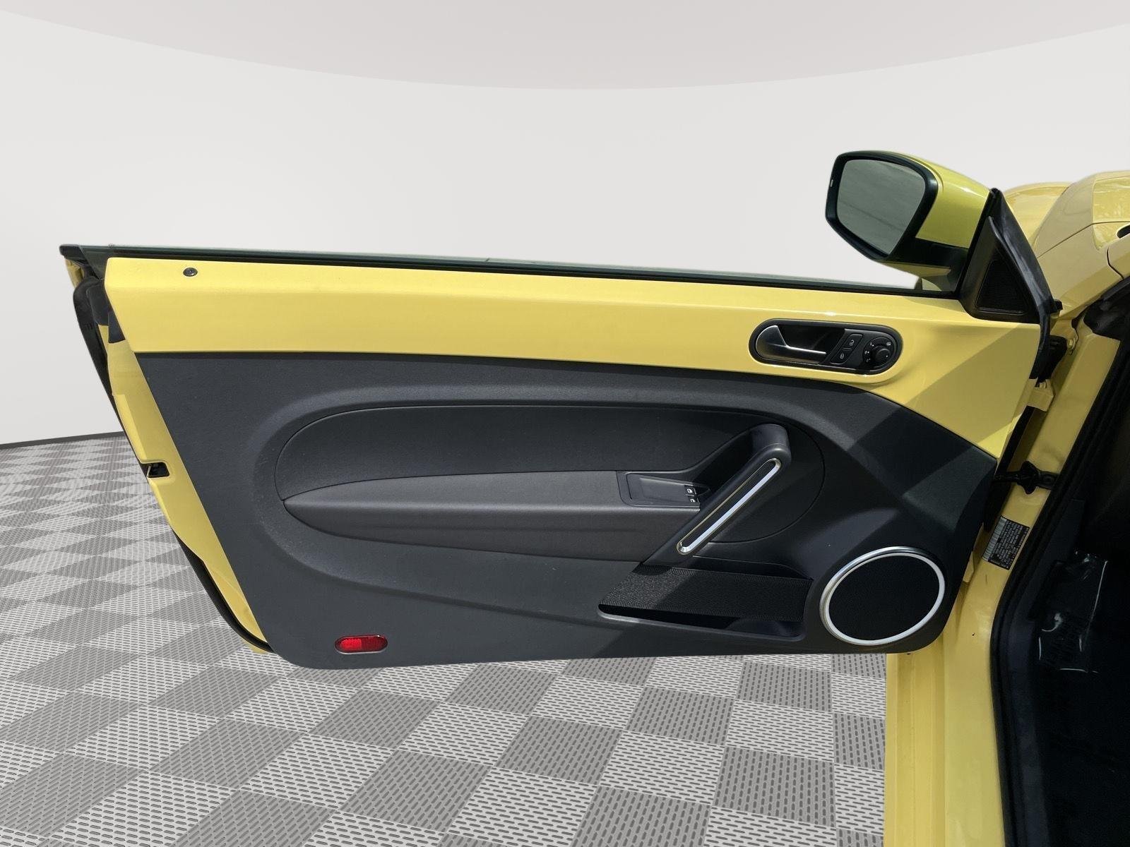 Used 2014 Yellow Rush Volkswagen 1.8T image 21