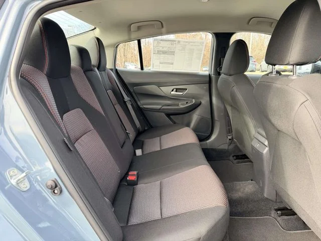 New 2026 Atlantic Gray Metallic / Super Black Two-tone Nissan SR image 11