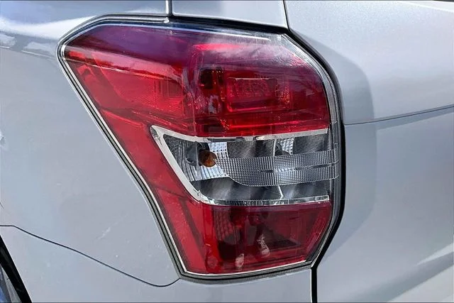 Used 2015 Satin White Pearl Subaru 2.0XT Touring image 28