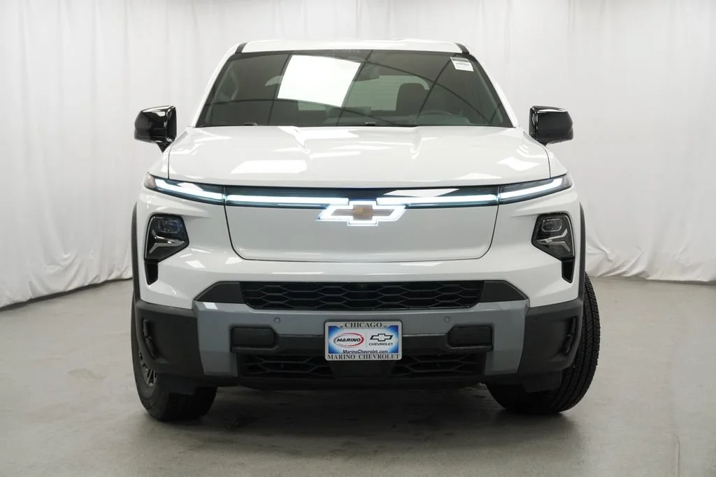New 2026 Summit White Chevrolet LT - Extended Range image 31