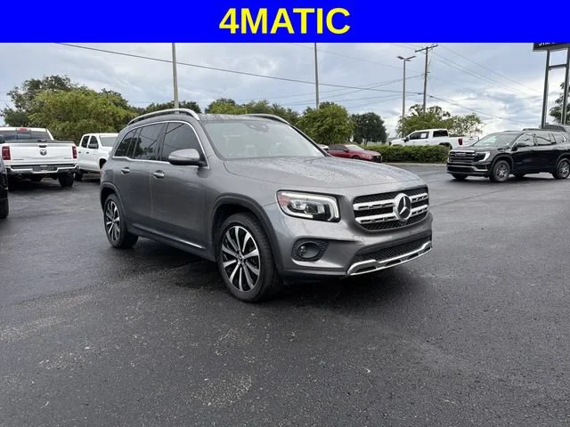 Used 2022 Gray Mercedes-Benz 4MATIC® image 1