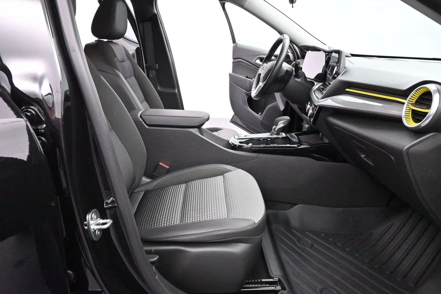 Used 2024 Mosaic Black Metallic Chevrolet LT image 29
