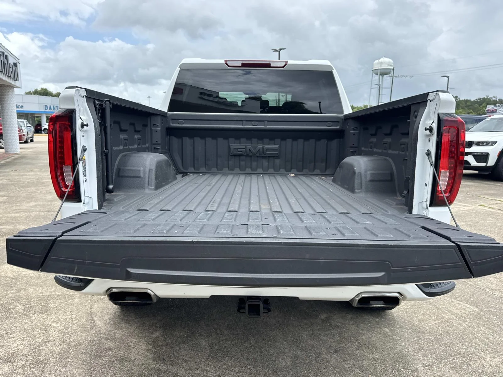 Used 2025 Onyx Black GMC AT4 image 8