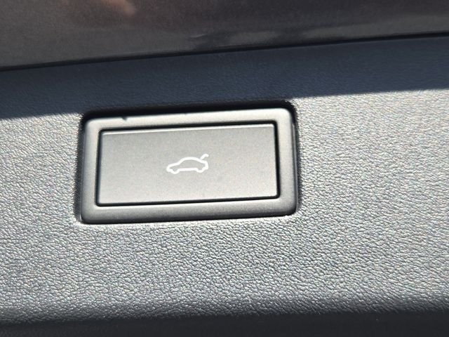 2026 Volkswagen Tiguan SE - Photo 12
