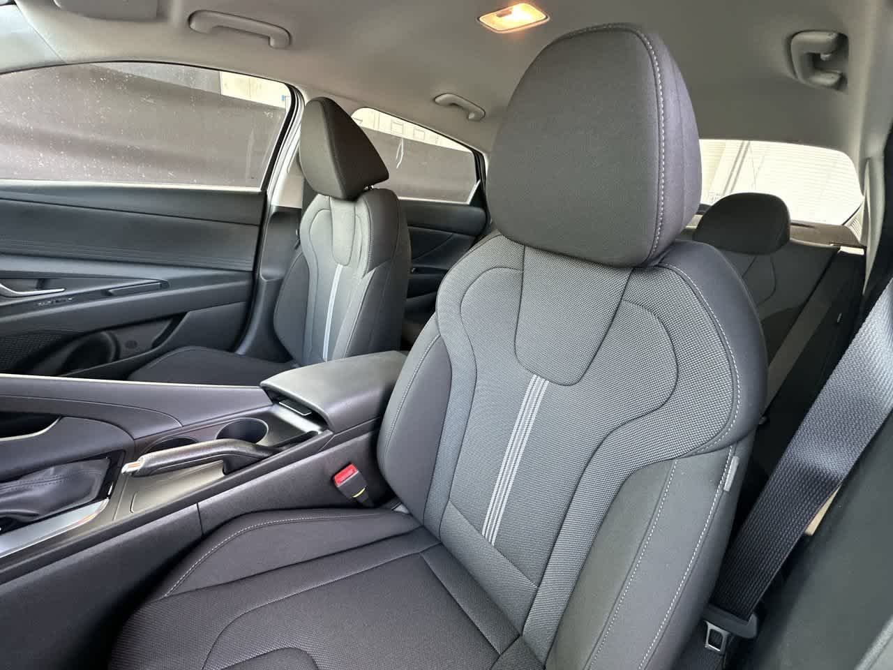 New 2026 Abyss Black Hyundai SE image 14