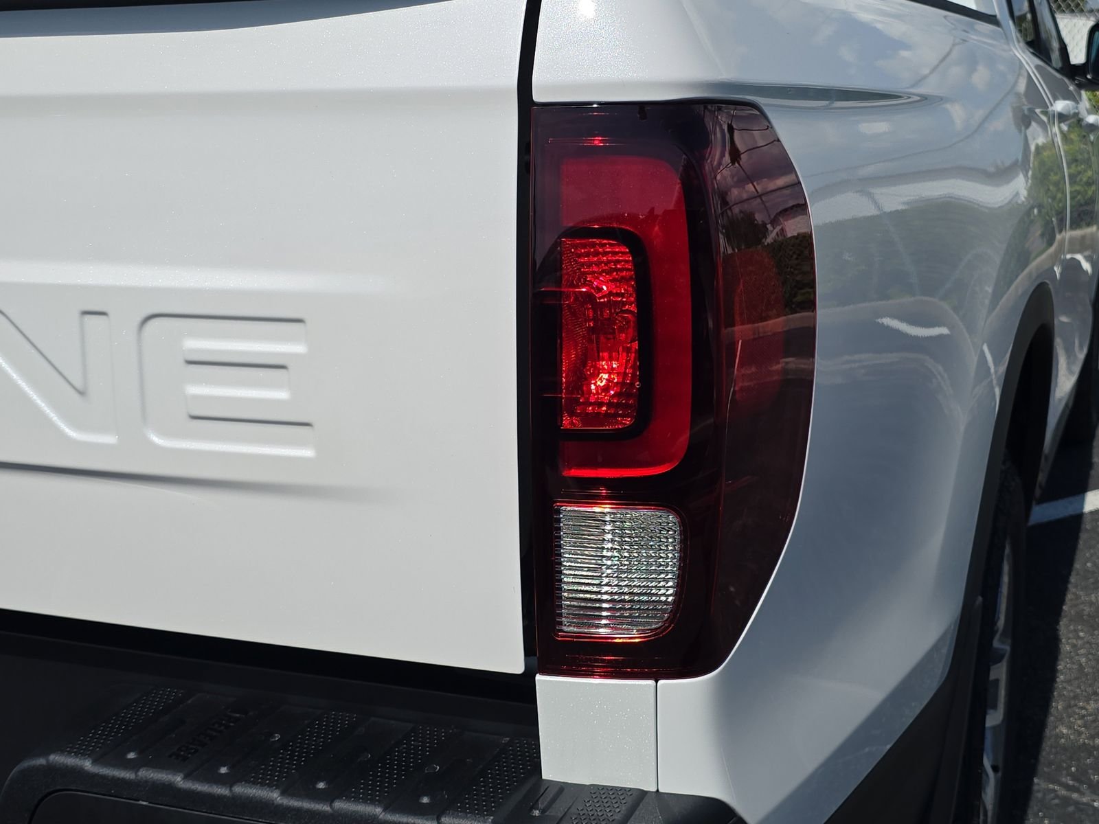 New 2026 Platinum White Pearl Honda RTL image 9