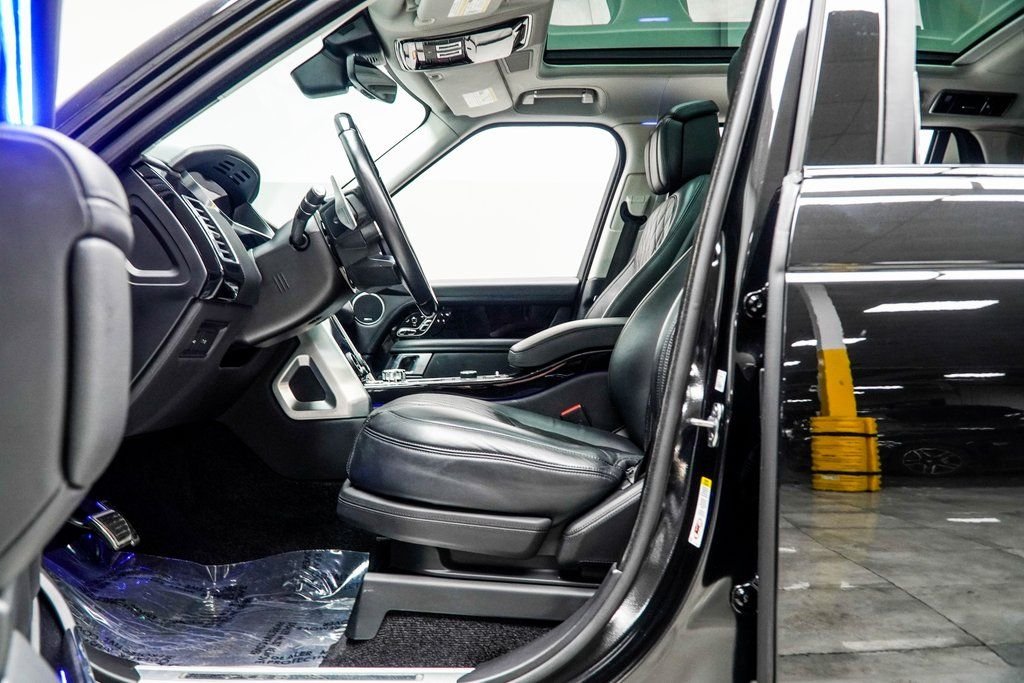 Used 2022 Black Land Rover SVAutobiography image 43