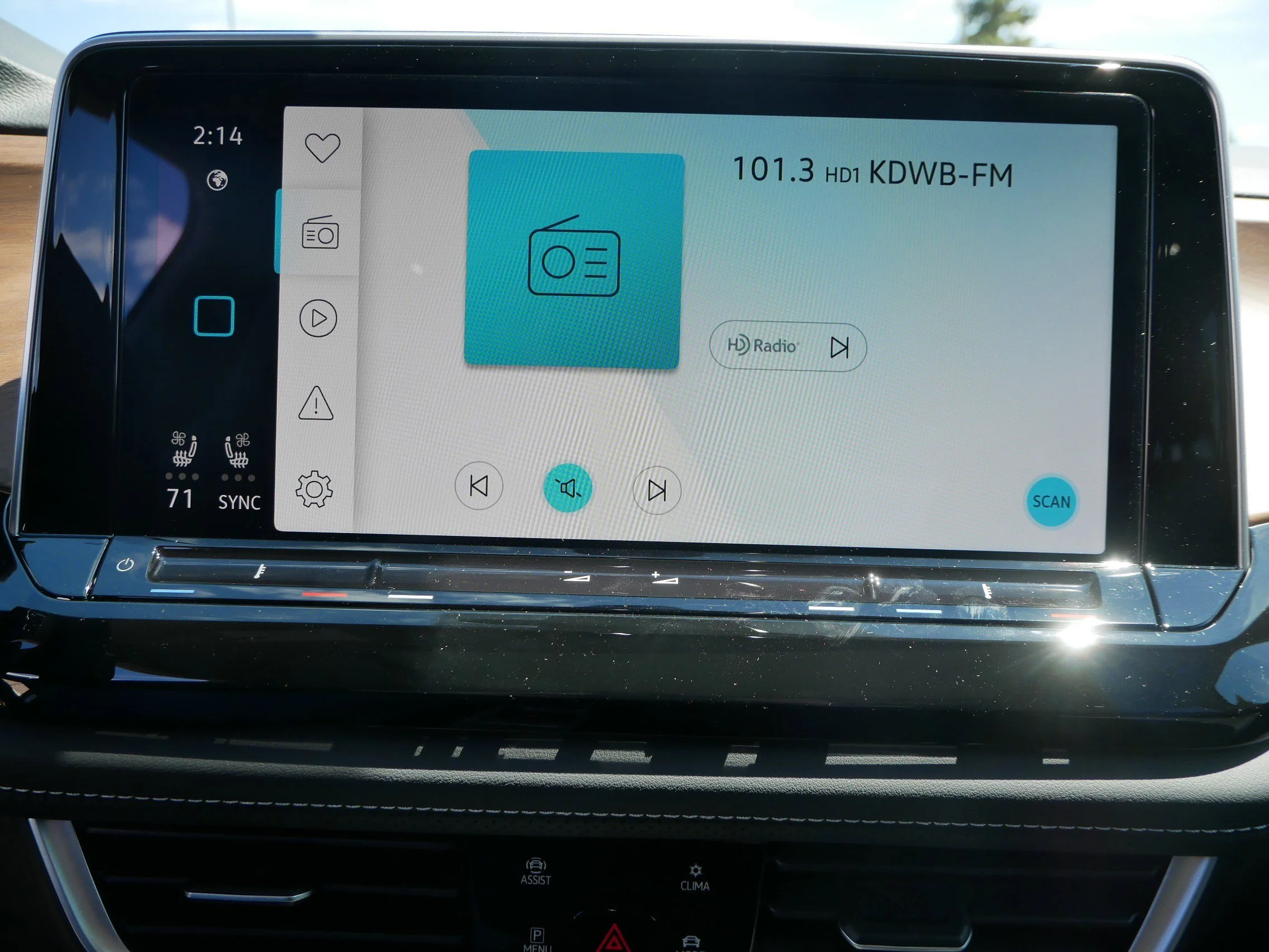 New 2026 Pure Gray Volkswagen 2.0T SE w/Technology image 8