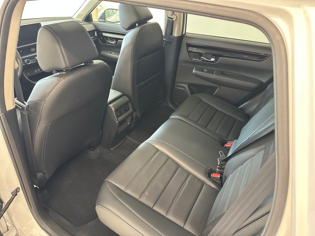 Used 2023 Silver Honda EX-L image 31