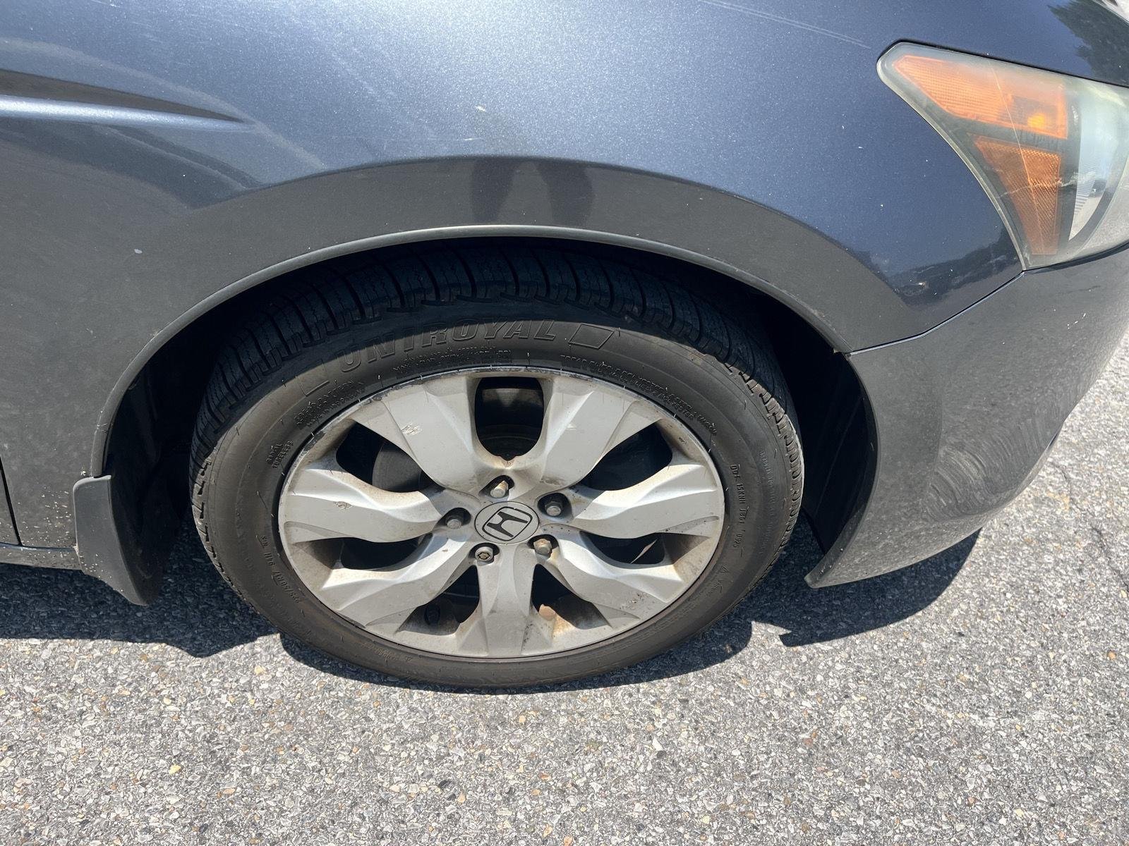 Used 2010 Polished Metal Metallic Honda EX-L image 10