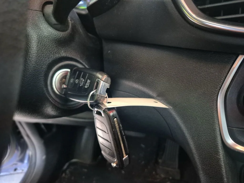 Used 2019 Blue Hyundai SE image 13