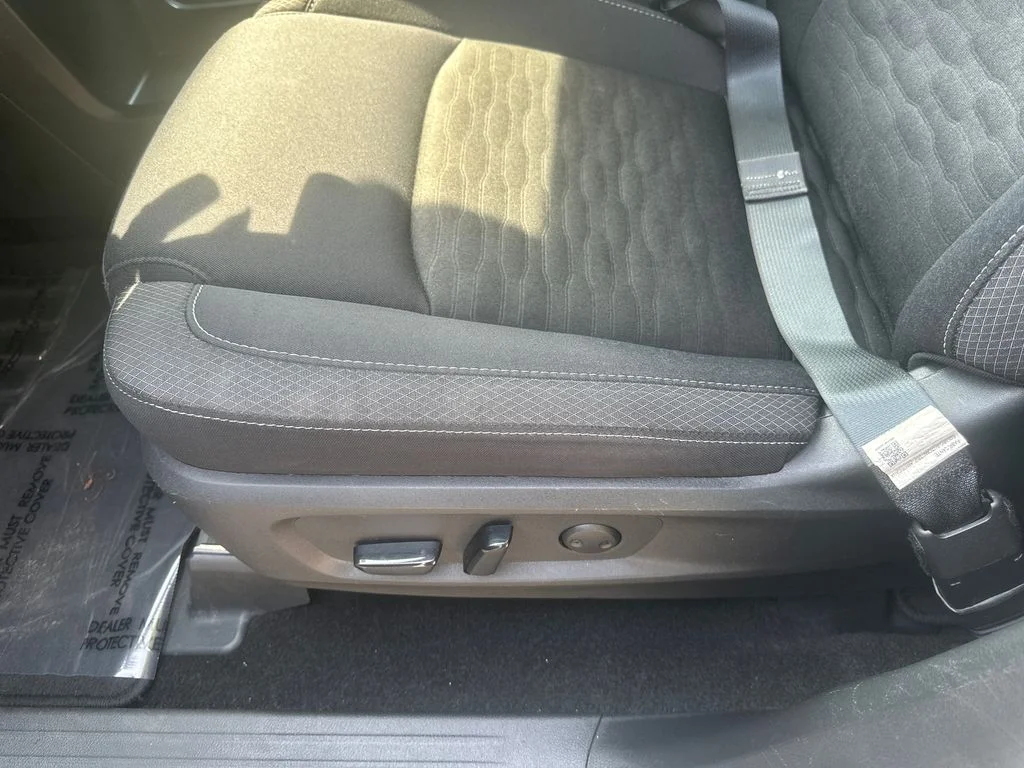 Used 2025 Silver Nissan SV image 13