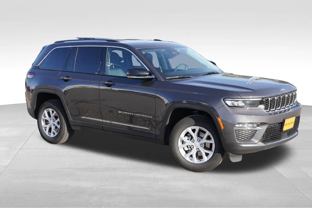 Certified Used 2023 Gray Jeep Limited image 2