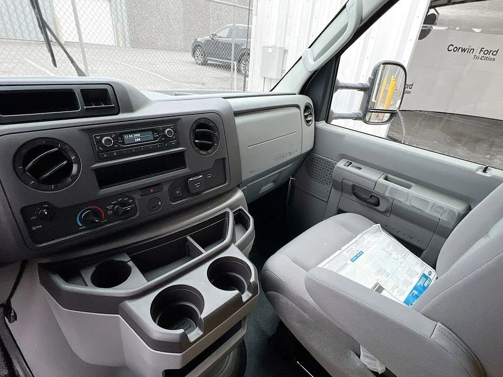 2025 Ford E-Series Cutaway Base - Photo 23
